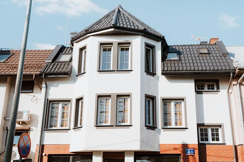 Noclegi Przy Stacji Nowy Dwór Mazowiecki Exterior foto