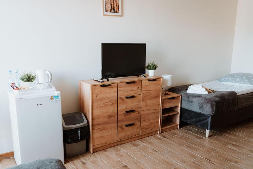 Noclegi Przy Stacji Nowy Dwór Mazowiecki Exterior foto