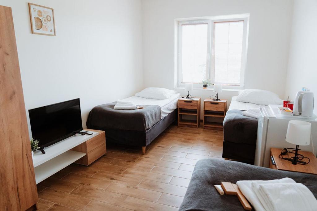 Noclegi Przy Stacji Nowy Dwór Mazowiecki Exterior foto