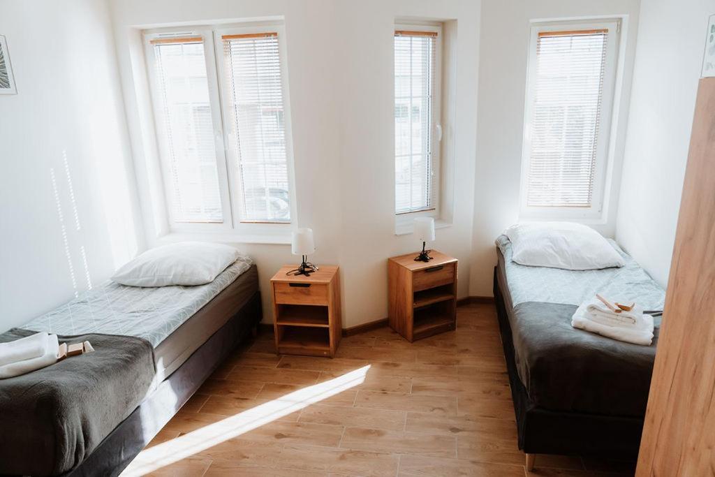 Noclegi Przy Stacji Nowy Dwór Mazowiecki Exterior foto