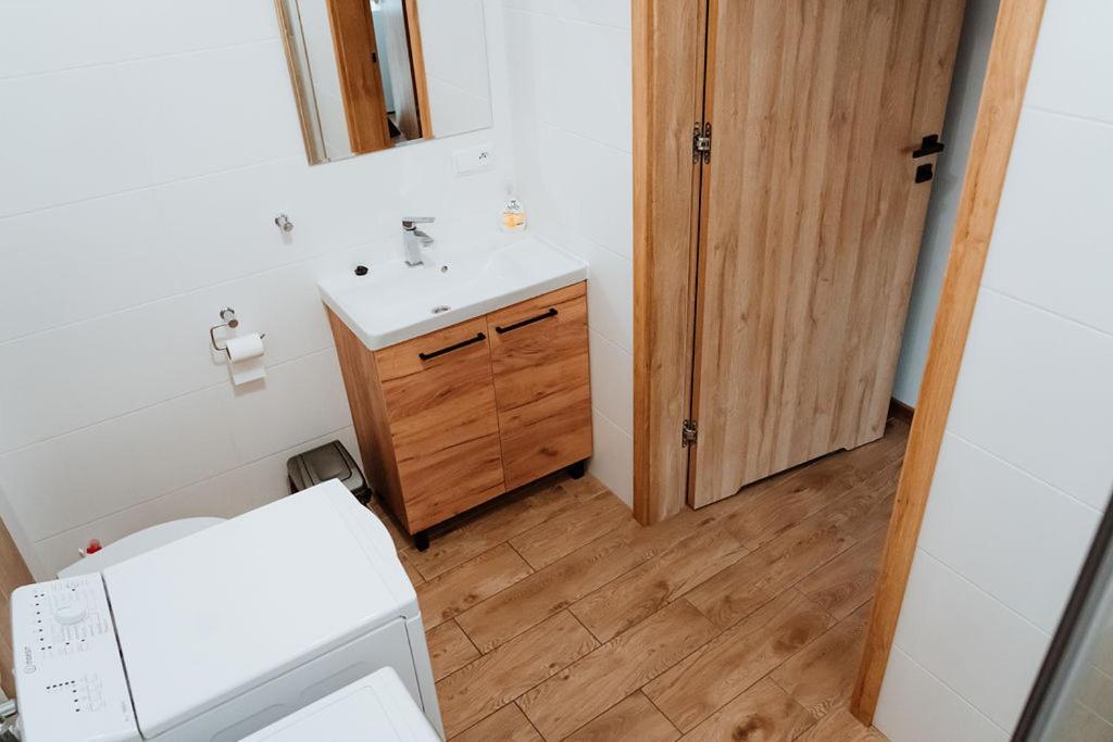 Noclegi Przy Stacji Nowy Dwór Mazowiecki Exterior foto