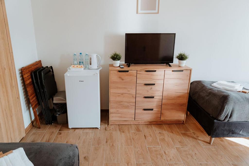 Noclegi Przy Stacji Nowy Dwór Mazowiecki Exterior foto