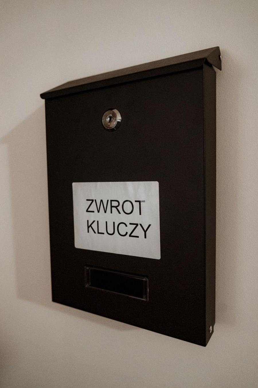 Noclegi Przy Stacji Nowy Dwór Mazowiecki Exterior foto